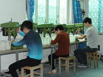 葉輪(lún)盒打孔車(che)間